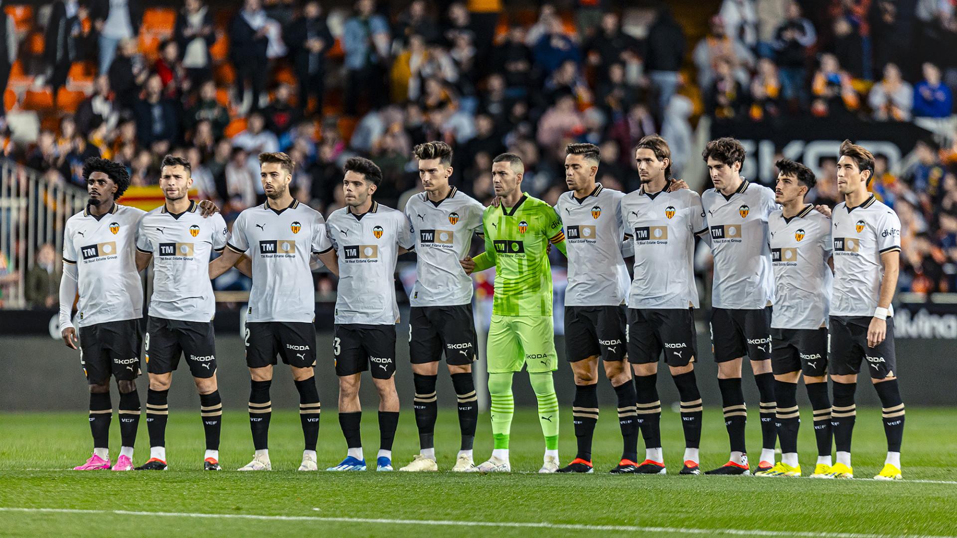 Are you a true fan of Valencia Club de Fútbol? Test your knowledge on the players who have made history in this iconic Spanish football club!