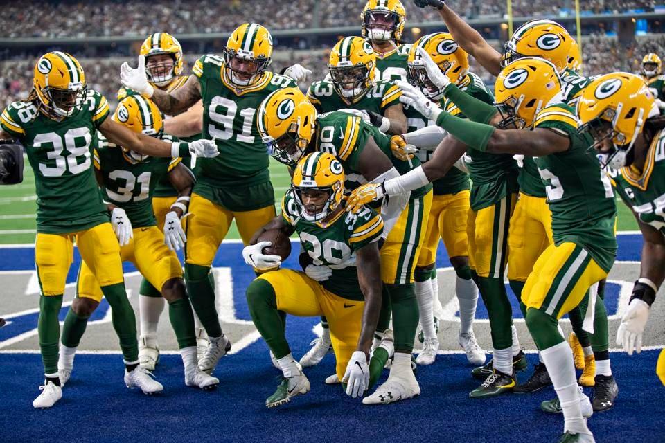 Test your knowledge about the Green Bay Packers with this ultimate trivia quiz! From their historic moments to key players and unforgettable games, how much do you really know about this legendary NFL team?