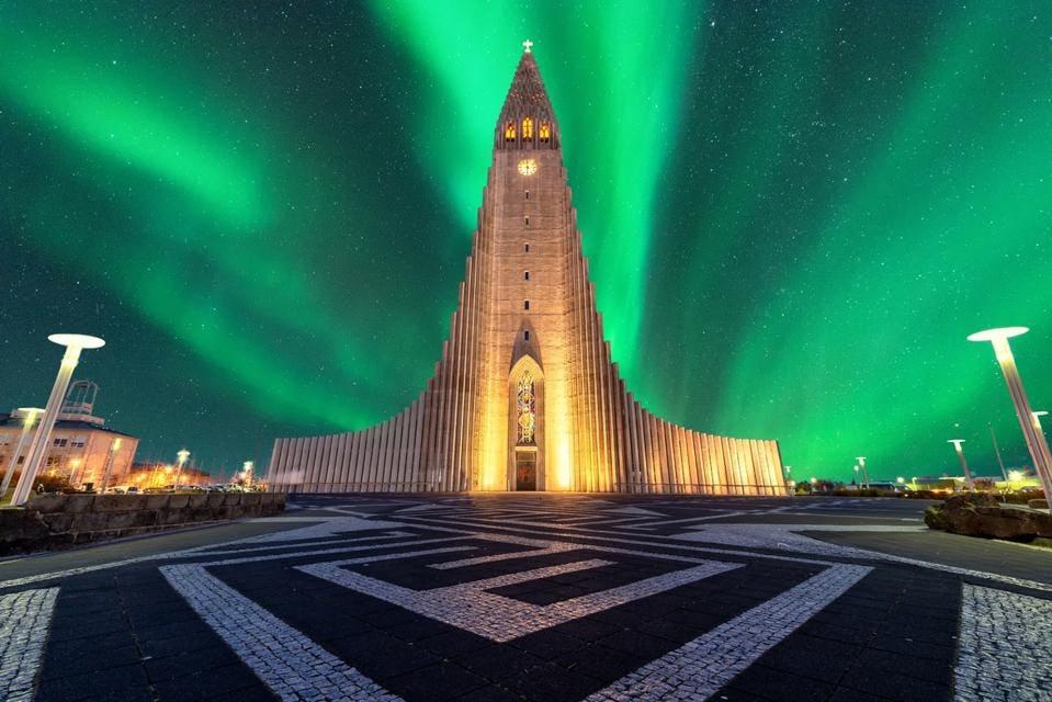 Iceland is a land of stunning natural beauty, rich history, and unique culture. Test your knowledge on this fascinating country, from its spectacular landscapes to its vibrant traditions and historical milestones.