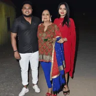 Remove middle person from photo and join two person