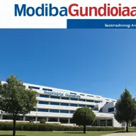 Necesito una portada para un libro. El nombre es Modelo de Gestión Hospital Guadarrama, en la Media Estancia. Los colores corporativos con azul (RGB 0R 163G 224B) y rojo (RGB 239R 51G 64B). Adjunto archivo (FOTO) que tiene que llenar la portada, el lomo del libro y la contraportada. Adjunto también dos logos que deben de ir y adjunto un archivo que me mandaste de prueba que me gusta (portada)